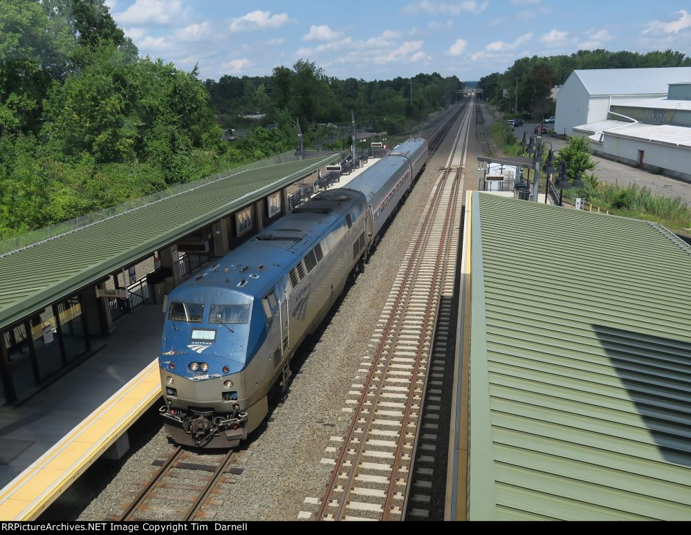 AMTK 111 arrived on train 463